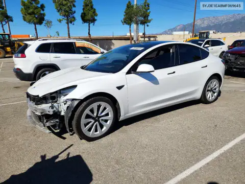 5YJ3E1EA8MF069645 — 2021 Tesla Model 3, წინა ნაწილი, ფოტოები შეკეთებამდე
