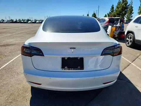 5YJ3E1EA8MF069645 — 2021 Tesla Model 3, წინა ნაწილი, ფოტოები შეკეთებამდე