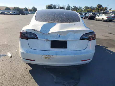 5YJ3E1EA7MF016547 — 2021 Tesla Model 3, ქვედა ნაწილის დაზიანება, ფოტოები შეკეთებამდე