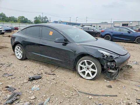 5YJ3E1EBXNF127149 — 2022 Tesla Model 3, zdjęcie 4 z Copart 28.10.2026, Przód