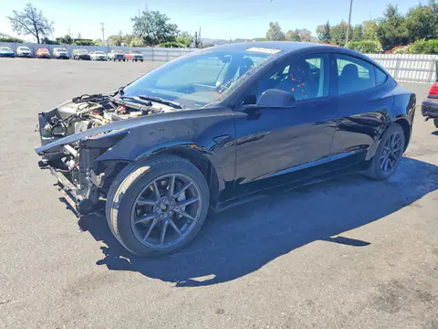 5YJ3E1EB0NF136135 — 2022 Tesla Model 3, Parte delantera (Front End), fotos antes de reparar