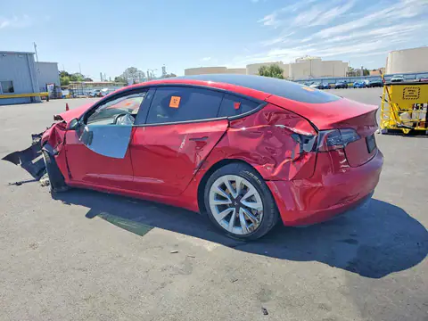 5YJ3E1EB1NF132546 — 2022 Tesla Model 3, фото 2 с аукциона Copart 28.10.2026, ПЕРЕДНЯЯ ЧАСТЬ