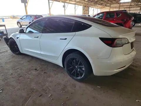 5YJ3E1EB1NF107307 — 2022 Tesla Model 3, фото 2 с аукциона Copart 19.10.2026, ПЕРЕДНЯЯ ЧАСТЬ