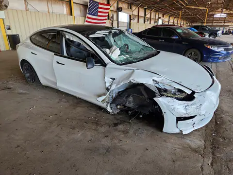 5YJ3E1EB1NF107307 — 2022 Tesla Model 3, фото 4 с аукциона Copart 19.10.2026, ПЕРЕДНЯЯ ЧАСТЬ