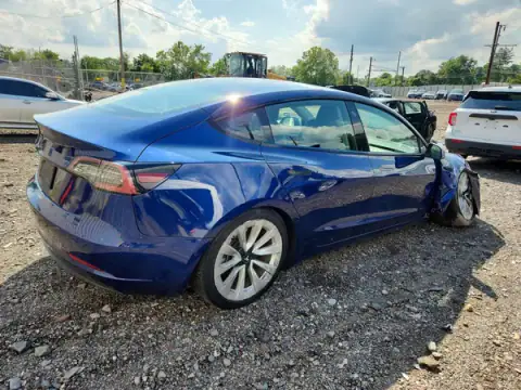 5YJ3E1EA5NF370844 — 2022 Tesla Model 3, photo 3 from Copart 21.09.2026, Front end