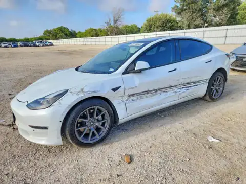 5YJ3E1EB7NF324568 — 2022 Tesla Model 3, Przód (Front End), zdjęć przed naprawą