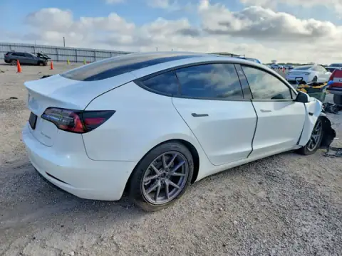 5YJ3E1EB7NF324568 — 2022 Tesla Model 3, фото 3 с аукциона Copart 22.10.2026, ПЕРЕДНЯЯ ЧАСТЬ