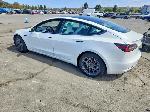 5YJ3E1EA1NF330602 — 2022 Tesla Model 3, photo 2 from Copart 23.10.2026, Rear end