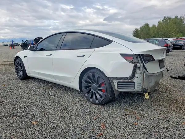 5YJ3E1EC5NF156146 — 2022 Tesla Model 3, zdjęcie 2 z Copart, Przód