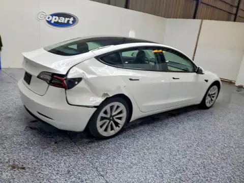 5YJ3E1EA2NF371126 — 2022 Tesla Model 3, photo 3 from Copart 21.09.2026, Rear end