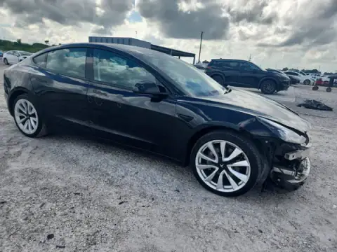 5YJ3E1EB0NF186016 — 2022 Tesla Model 3, фото 4 з Copart 30.09.2026, Передня частина