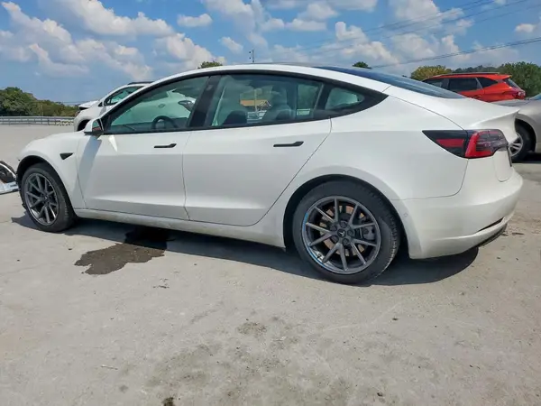 5YJ3E1EB6NF109215 — 2022 Tesla Model 3, photo 2 from Copart 28.09.2026, Front end