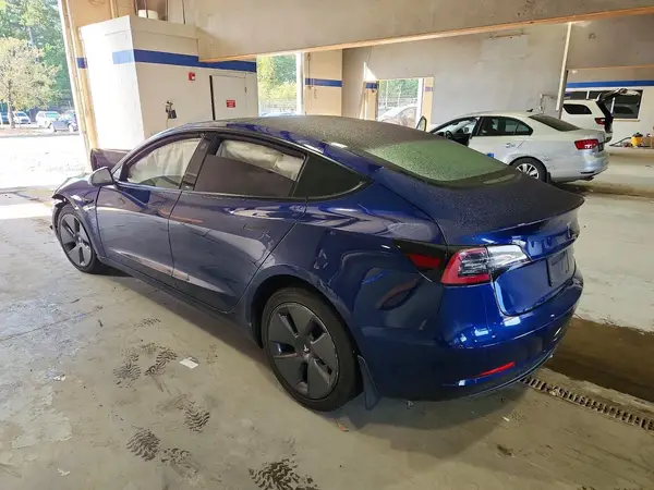 5YJ3E1EB1NF274721 — 2022 Tesla Model 3, фото 2 с аукциона Copart, Передняя часть