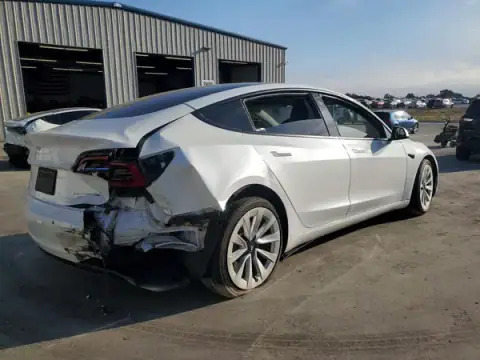 5YJ3E1EB7NF142546 — 2022 Tesla Model 3, foto 3 de Copart, Parte trasera