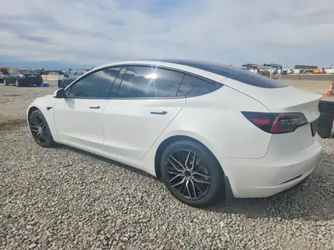 5YJ3E1EB3NF132418 — 2022 Tesla Model 3, photo 2 from Copart, Front end