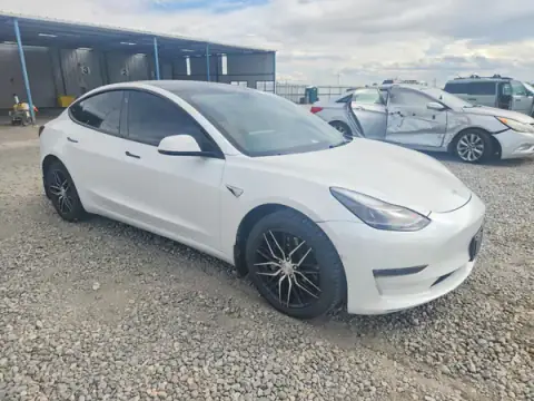 5YJ3E1EB3NF132418 — 2022 Tesla Model 3, photo 4 from Copart, Front end