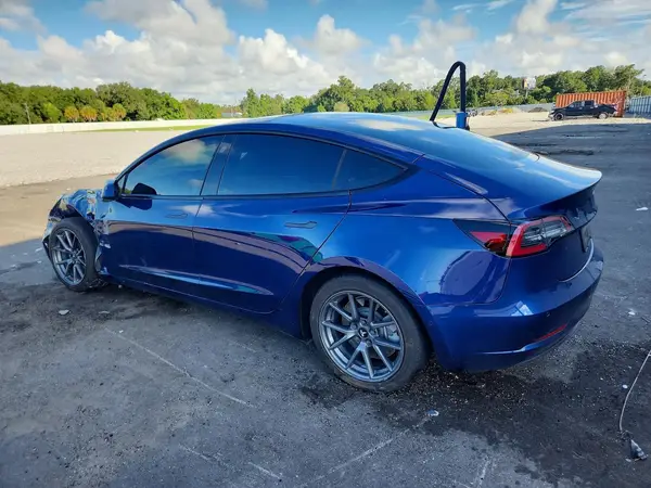 5YJ3E1EB7NF171755 — 2022 Tesla Model 3, photo 2 from Copart, Side