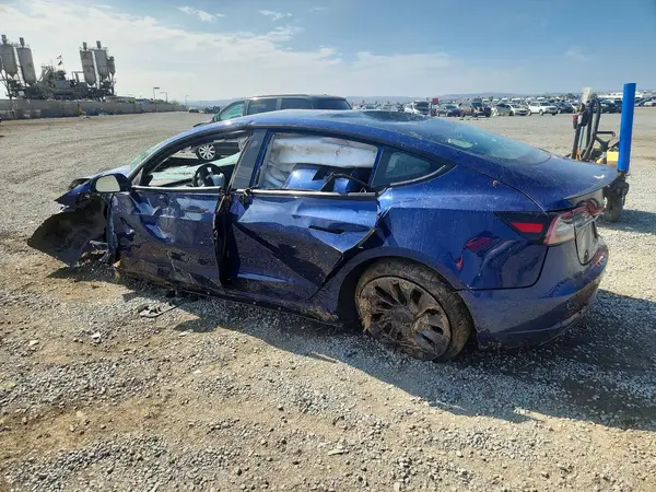 5YJ3E1EC6NF169584 — 2022 Tesla Model 3, photo 2 from Copart, All-over damage