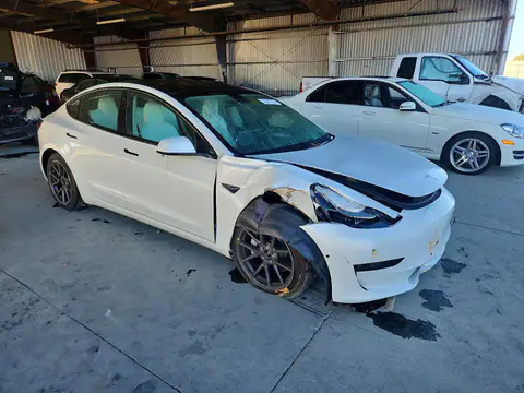 5YJ3E1EB0NF153646 — 2022 Tesla Model 3, фото 4 з Copart 26.10.2026, Передня частина