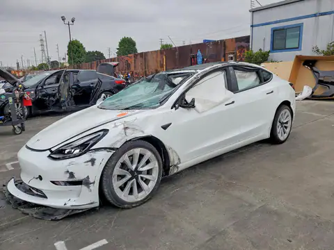 5YJ3E1EB3PF477290 — 2023 Tesla Model 3, Опрокидывание (Rollover), фото до ремонта