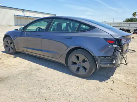 5YJ3E1EA2PF565707 — 2023 Tesla Model 3, zdjęcie 2 z Copart 21.10.2026, Przód