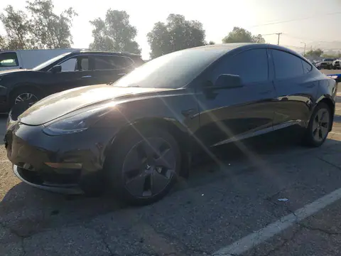 5YJ3E1EB2PF632458 — 2023 Tesla Model 3, Parte trasera (Rear End), fotos antes de reparar