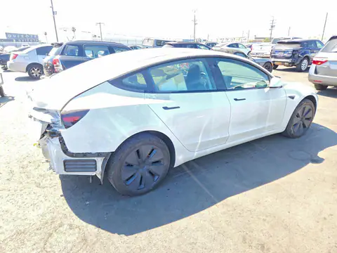 5YJ3E1EA4RF729512 — 2024 Tesla Model 3, photo 3 from Copart 28.09.2026, Rear end