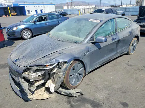 5YJ3E1EB1RF797422 — 2024 Tesla Model 3, Передня частина (Front End), фото до ремонту