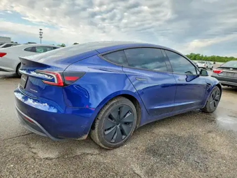 5YJ3E1EBXRF821409 — 2024 Tesla Model 3, zdjęcie 3 z Copart 05.10.2026, Przód