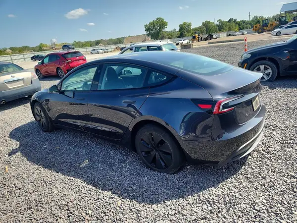 5YJ3E1EB2RF819041 — 2024 Tesla Model 3, photo 2 from Copart, Side