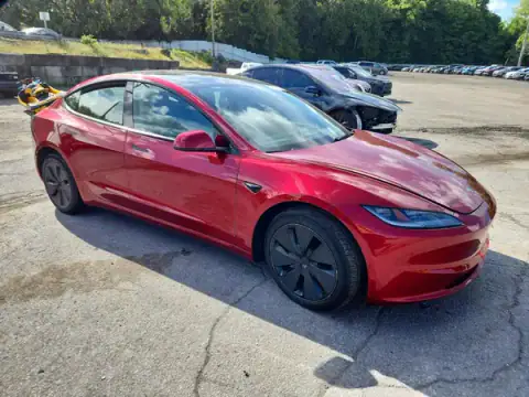 5YJ3E1EB5RF813105 — 2024 Tesla Model 3, foto 4 de Copart, Inundación
