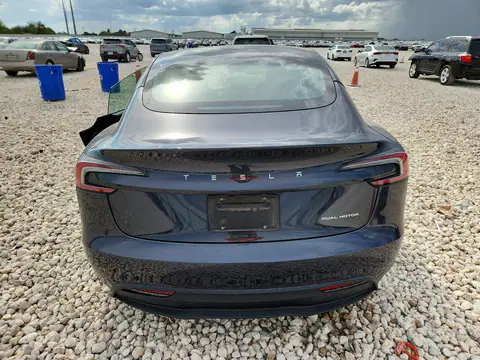 5YJ3E1EB5RF728975 — 2024 Tesla Model 3, Lateral, fotos antes de reparar