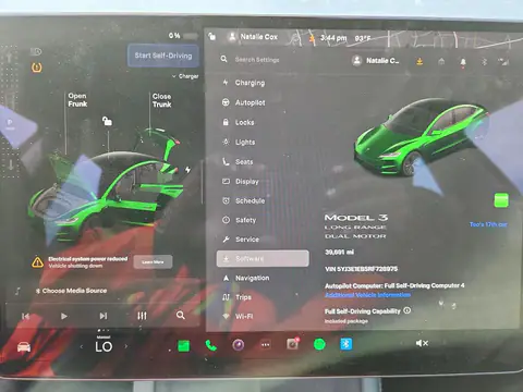 5YJ3E1EB5RF728975 — 2024 Tesla Model 3, Lateral, fotos antes de reparar