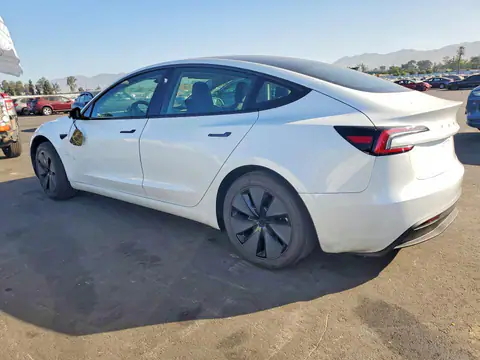 5YJ3E1EA9SF042323 — 2025 Tesla Model 3, фото 2 с аукциона Copart 26.10.2026, ПЕРЕДНЯЯ ЧАСТЬ
