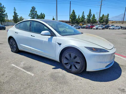 5YJ3E1EA7SF058732 — 2025 Tesla Model 3, foto 4 de Copart 27.10.2026, Incendio