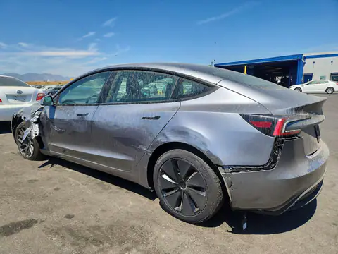 5YJ3E1EA5SF079403 — 2025 Tesla Model 3, foto 2 de Copart 26.10.2026, Parte delantera