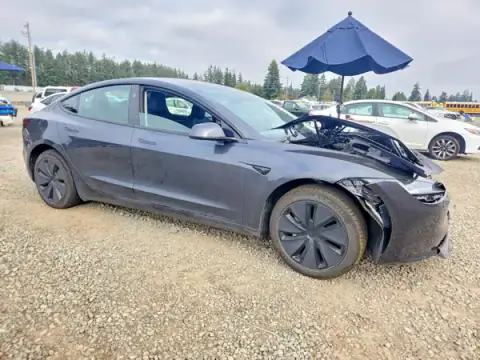 5YJ3E1EA1SF043403 — 2025 Tesla Model 3, zdjęcie 4 z Copart, Przód