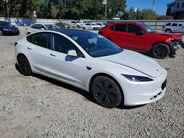 5YJ3E1EB7SF060795 — 2025 Tesla Model 3, photo 4 from Copart, Front end