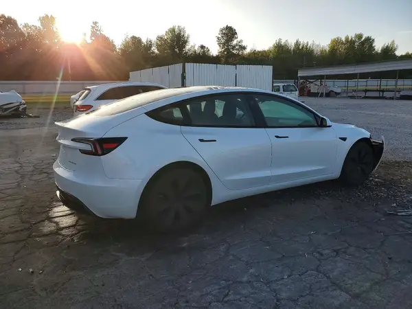 5YJ3E1EB5SF010283 — 2025 Tesla Model 3, photo 3 from Copart, Front end