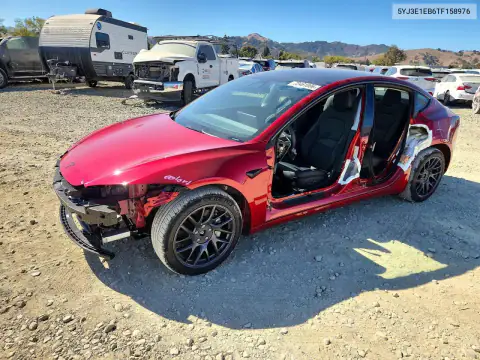 5YJ3E1EB6TF158976 — 2026 Tesla Model 3, Bok, zdjęć przed naprawą