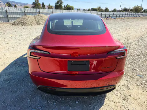 5YJ3E1EB6TF158976 — 2026 Tesla Model 3, Bok, zdjęć przed naprawą