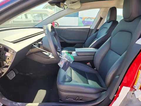 5YJ3E1EB6TF158976 — 2026 Tesla Model 3, Lateral, fotos antes de reparar
