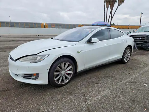 5YJSA1H15EFP65027 — 2014 Tesla Model S, Повреждения снизу (Undercarriage), фото до ремонта