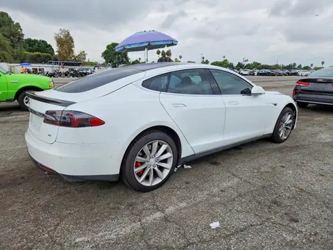5YJSA1H15EFP65027 — 2014 Tesla Model S, photo 3 from Copart 13.10.2026, Undercarriage damage