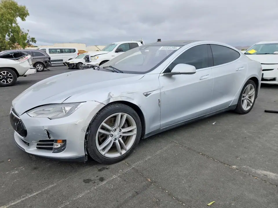 5YJSA1S11EFP49478 Tesla Model S 2014 — Front end damage, before-repair photo