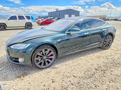 5YJSA1H12EFP47925 — 2014 Tesla Model S, Parte trasera (Rear End), fotos antes de reparar