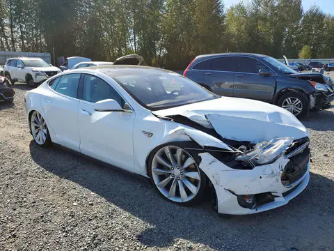 5YJSA1H12EFP47522 — 2014 Tesla Model S, zdjęcie 4 z Copart 19.10.2026, Przód