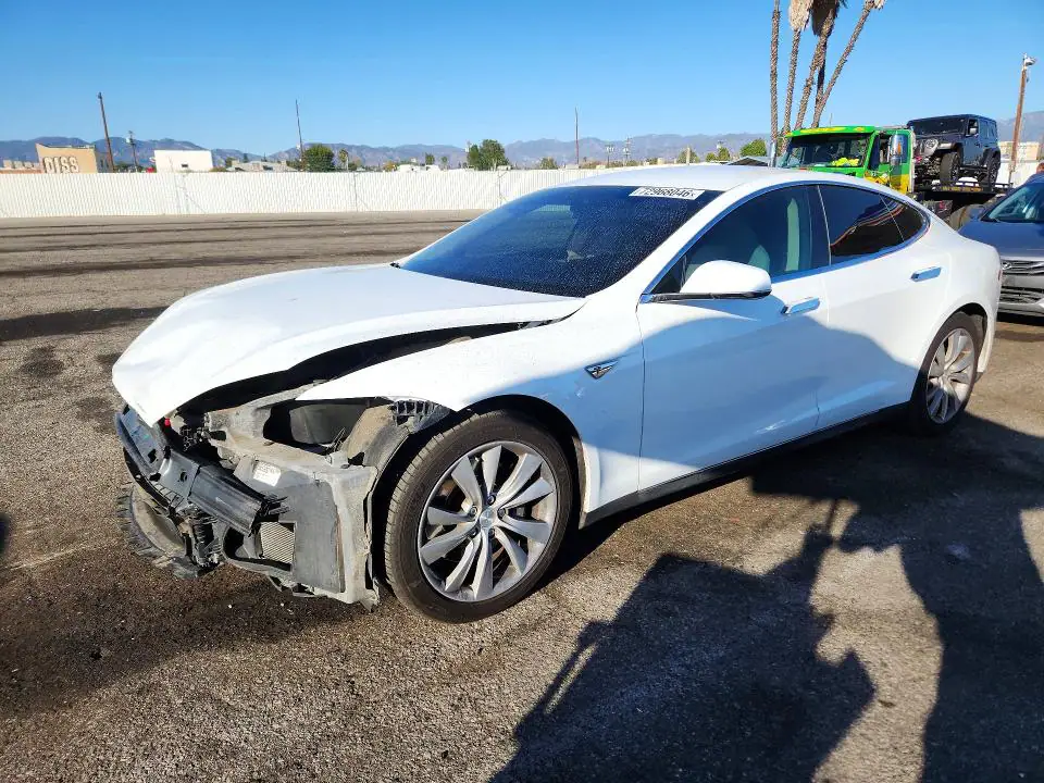 5YJSA1H11EFP48953 Tesla Model S 2014 — Front end damage, before-repair photo