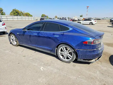 5YJSA1H22FF092577 — 2015 Tesla Model S, photo 2 from Copart 16.10.2026, Rear end