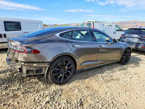 2015 Tesla MODEL S VIN 5YJSA1H22FF090084 фото 3